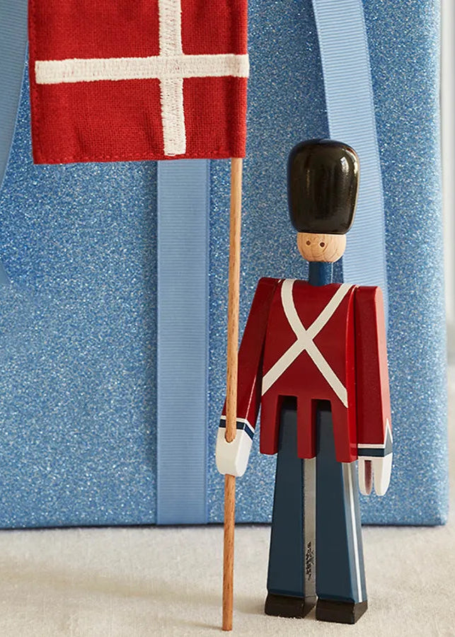 Kay Bojesen Fanebærer Mini | Køb Fanebærer Mini med tekstilflag