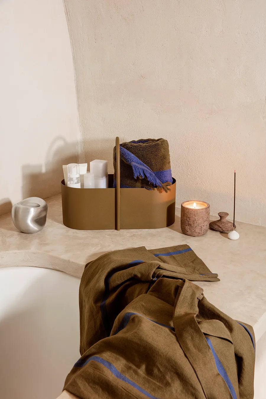 Field Robe, olive/bright blue fra Ferm Living