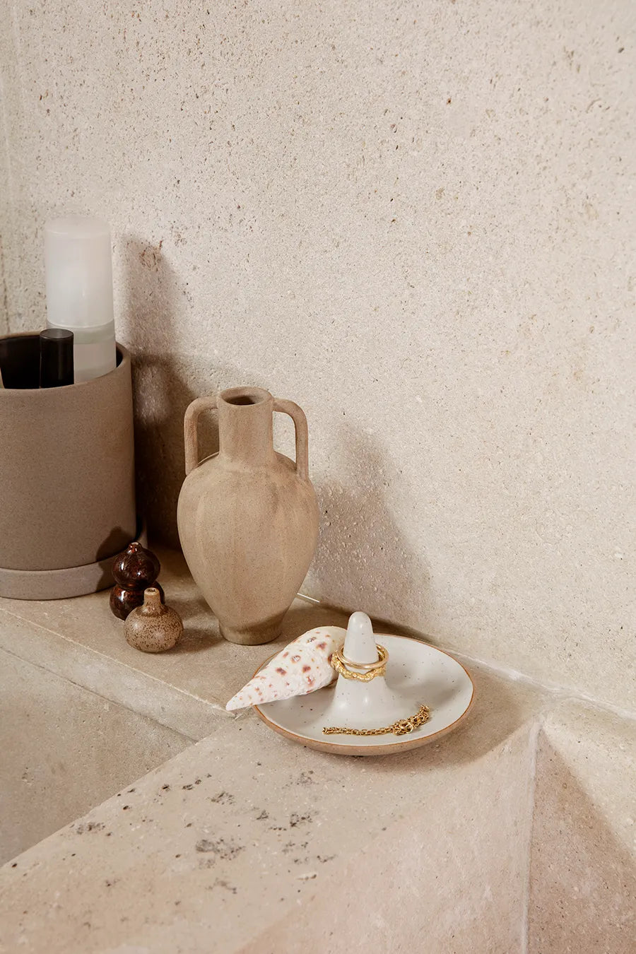 Ring Cone, Off-white Speckle fra Ferm Living - 2 - Jacobsen Plus