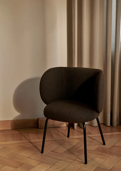 Rico Spisebordsstol fra Ferm Living - Cashmere - Off-white Bouclé - Jacobsen Plus