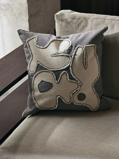 Figure Cushion, grey blue/off-white fra Ferm Living - 2 - Jacobsen Plus