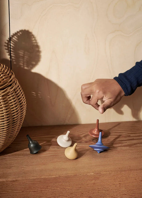 Spin Tops, sæt á 5 stk. fra Ferm Living - 2 - Jacobsen Plus