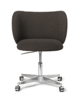 Rico Spisebordsstol w. Castors fra Ferm Living - Soft Bouclé - Dark Brown - Jacobsen Plus
