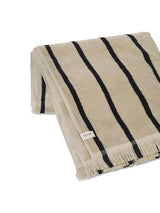 Alee Bath Towel, sand/black fra Ferm Living - 6 - Jacobsen Plus