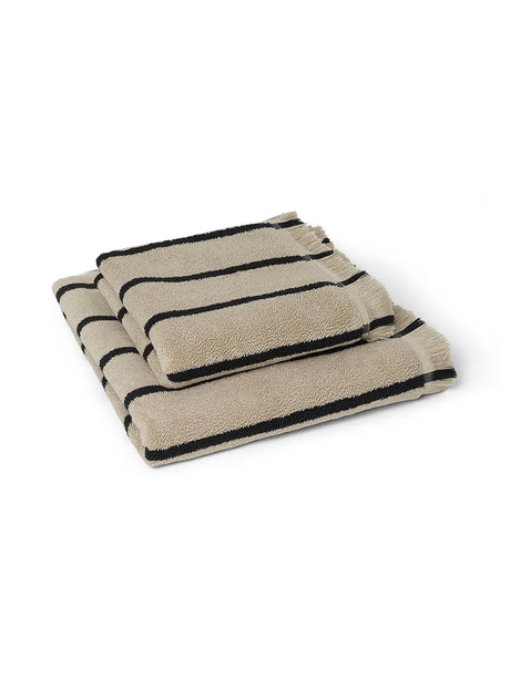 Alee Hand Towel, sand/black fra Ferm Living - 2 - Jacobsen Plus