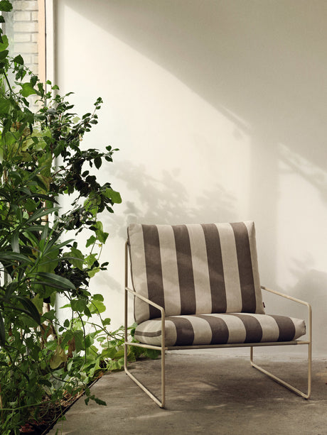 Desert 1-Seater udendørs lænestol fra Ferm Living - Cashmere - Pure Bouclé - Chestnut - Jacobsen Plus