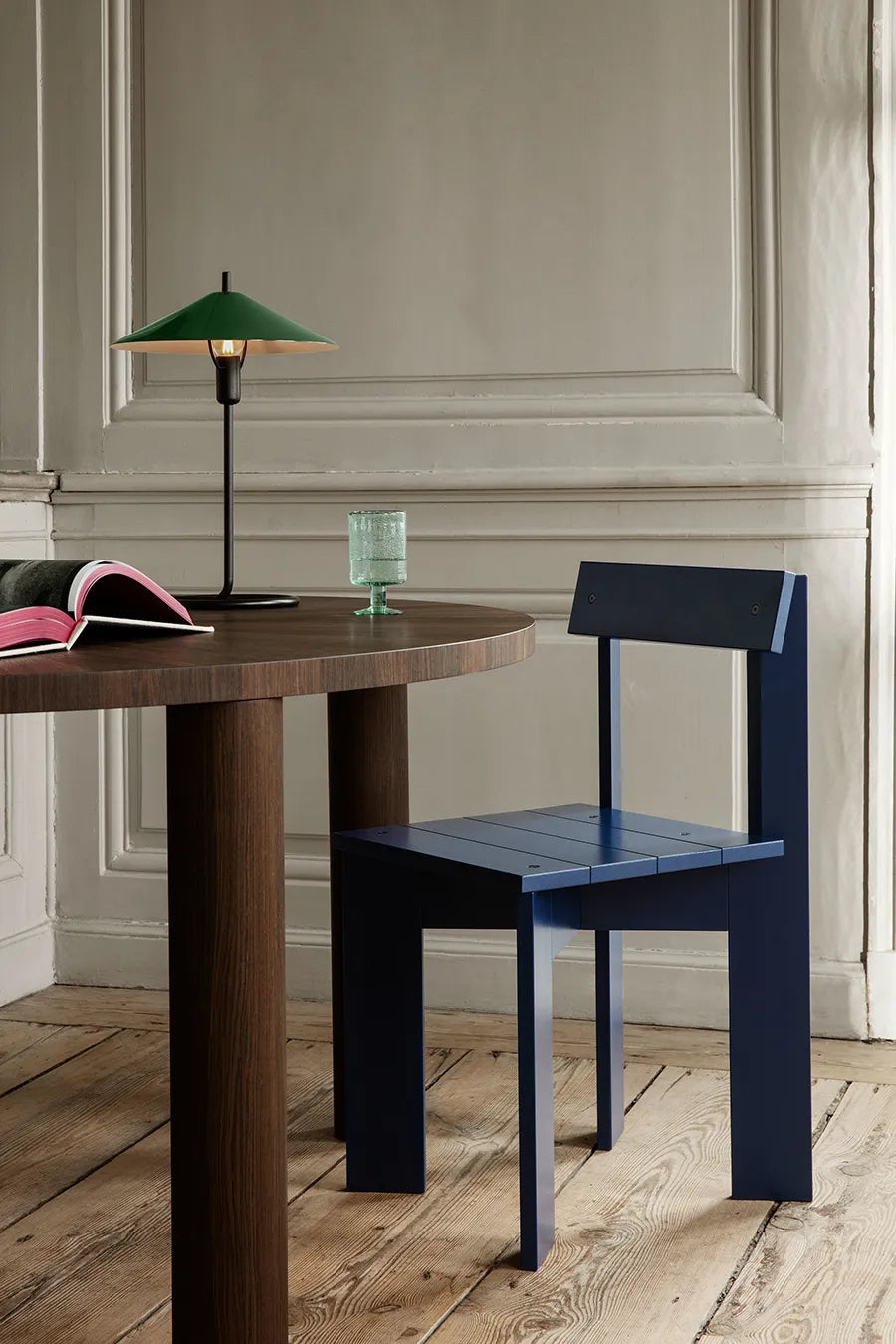 Filo Table Lamp, black/dark olive fra Ferm Living