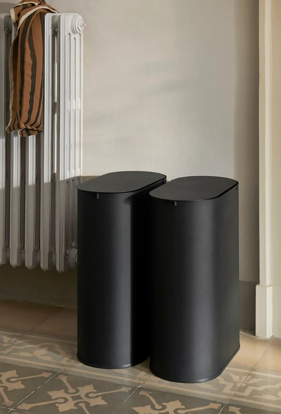 Enkel Bin fra Ferm Living - 16 - Jacobsen Plus