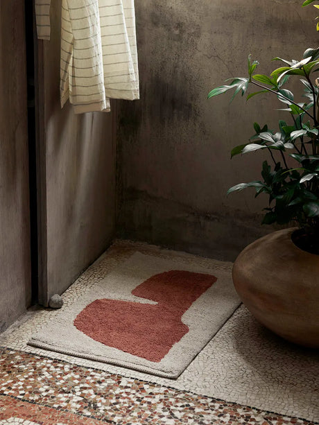 Lay Washable Mat fra Ferm Living - Dark taupe - Off-white - Jacobsen Plus