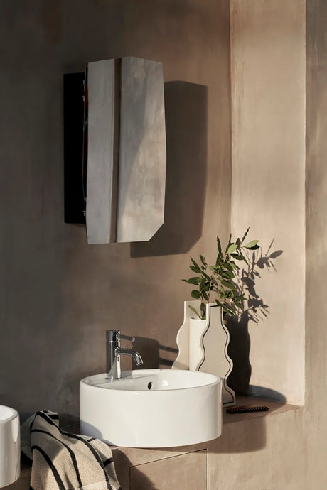 Shard Mirror Cabinet fra Ferm Living - 2 - Jacobsen Plus