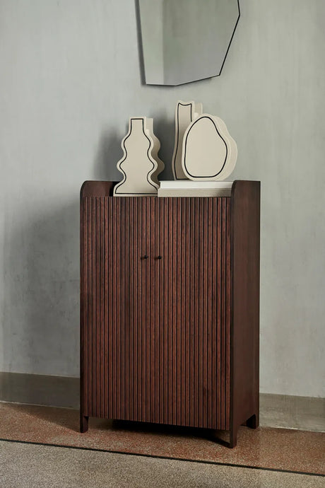 Sill Cupboard Low fra Ferm Living - Cashmere - Jacobsen Plus