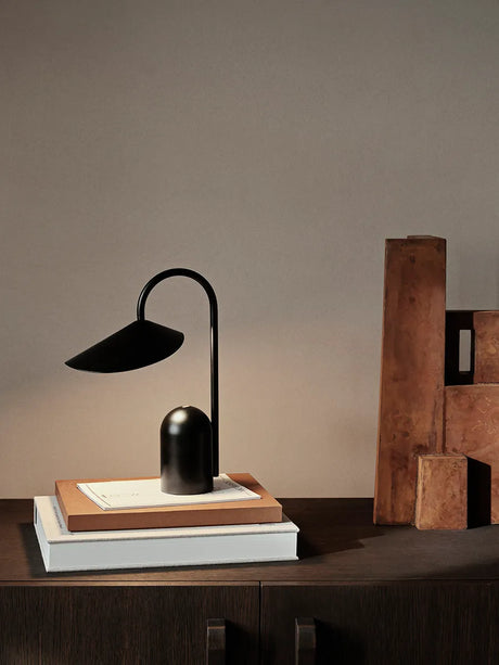 Arum Portable Bordlampe fra Ferm Living - 2 - Jacobsen Plus