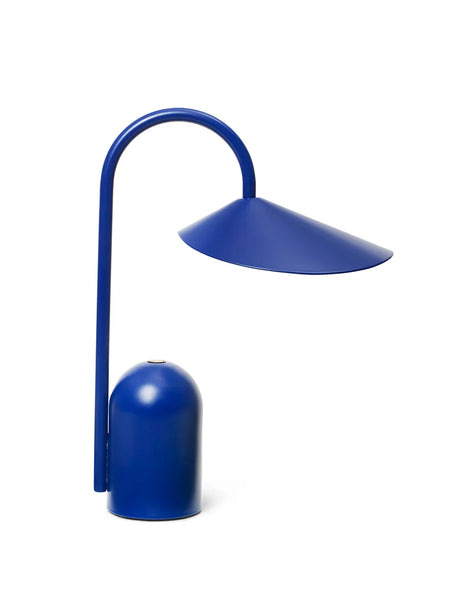 Arum Portable Bordlampe fra Ferm Living - Bright blue - Jacobsen Plus