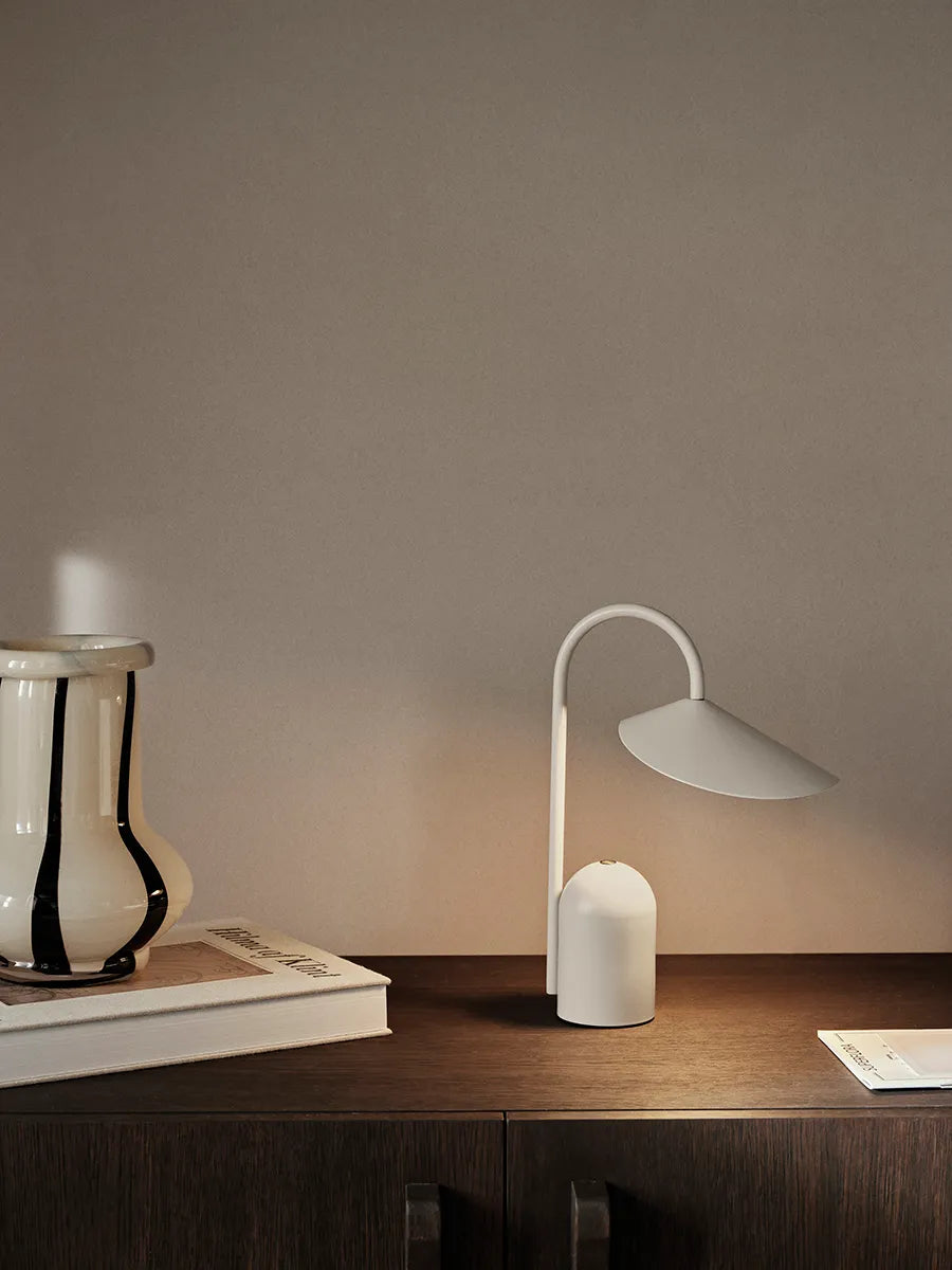 Arum Portable Bordlampe fra Ferm Living - 6 - Jacobsen Plus