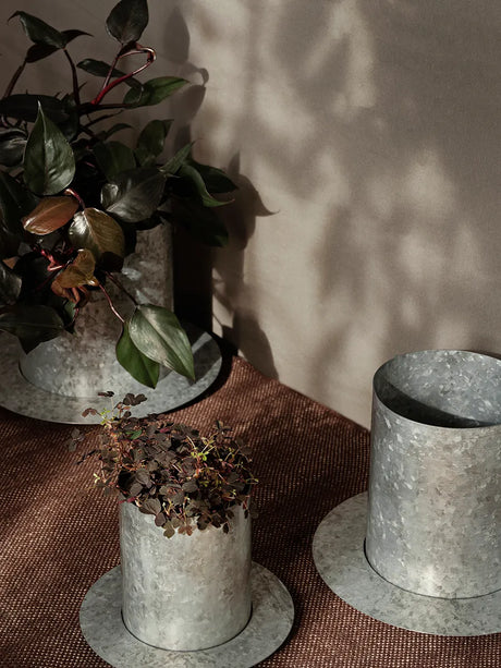 Auran Pot, galvanized fra Ferm Living - 2 - Jacobsen Plus