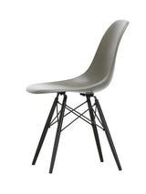 Eames Fiberglass Chair DSW, sortlakeret ahorn fra Vitra - 3 - Jacobsen Plus