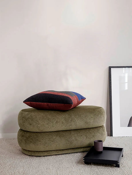 Pouf Oval, faded velvet fra Ferm Living - Beige - Jacobsen Plus
