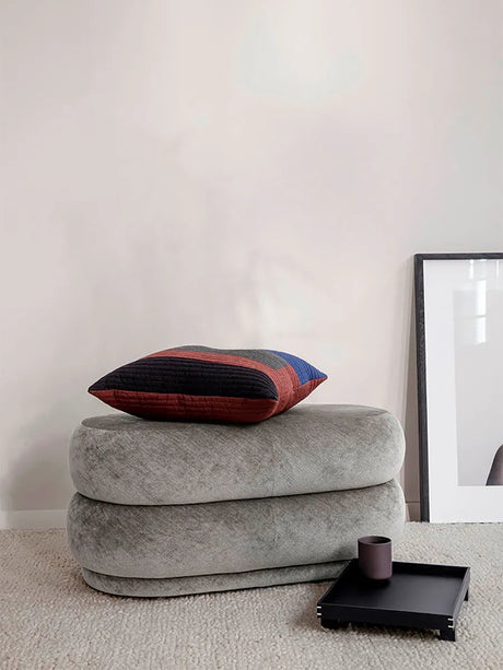 Pouf Oval, faded velvet fra Ferm Living - Beige - Jacobsen Plus