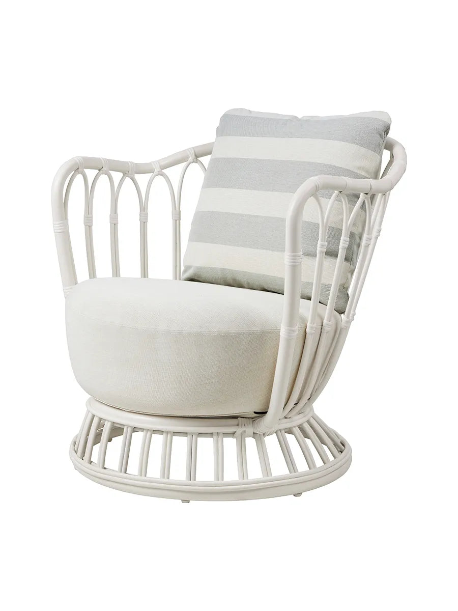 Grace Outdoor Lounge Chair fra GUBI - Alabaster White - Jacobsen Plus