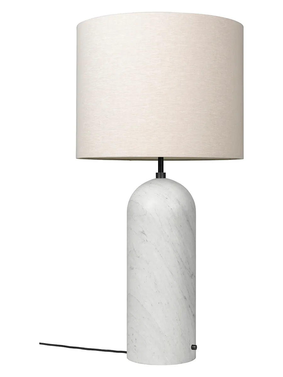 Gravity XL Floor Lamp, Low fra GUBI - Canvas skærm / Hvid marmor - Jacobsen Plus