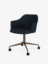 Rely HW51 Stol fra &Tradition - Hallingdal 180 / Bronzed aluminium - Jacobsen Plus
