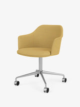 Rely HW51 Stol fra &Tradition - Hallingdal 407 / Polished aluminium - Jacobsen Plus