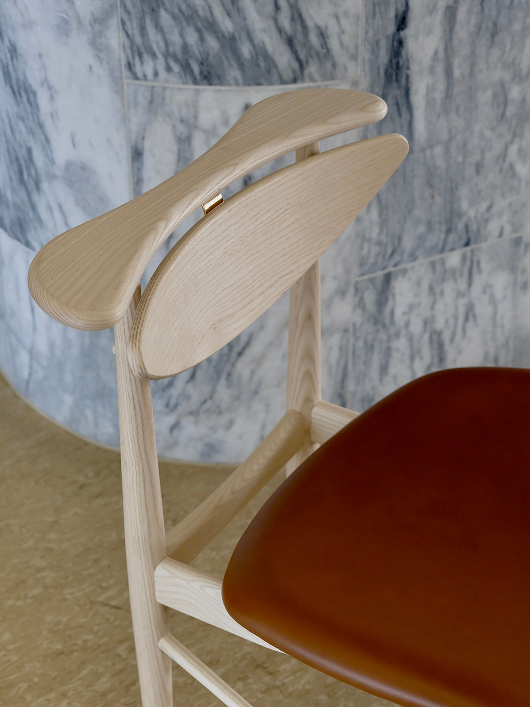 Karmstolen, ask klar olie af Finn Juhl - 1 - Jacobsen Plus