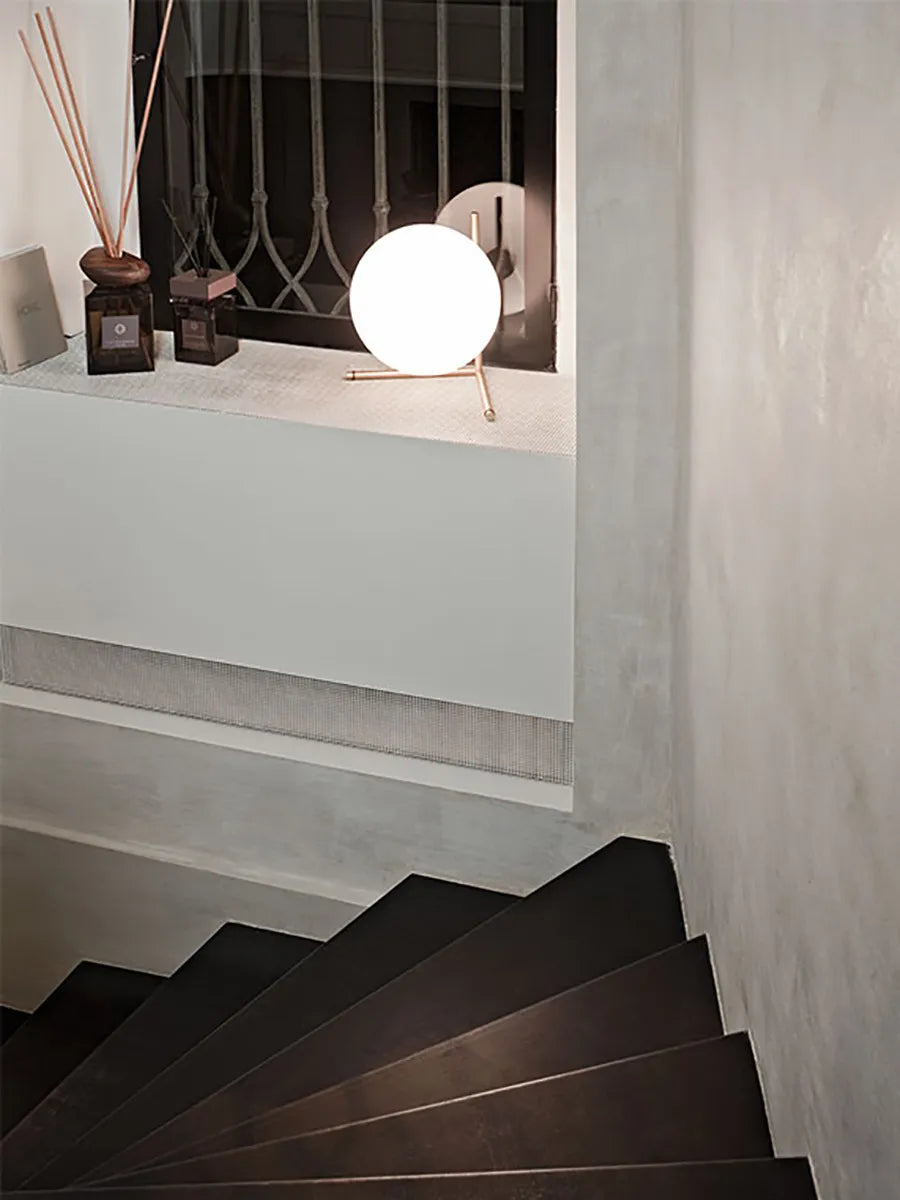 IC T2 bordlampe fra Flos