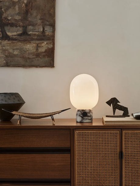 JWDA Bordlampe, calacatta viola marmor fra Audo Copenhagen - 2 - Jacobsen Plus