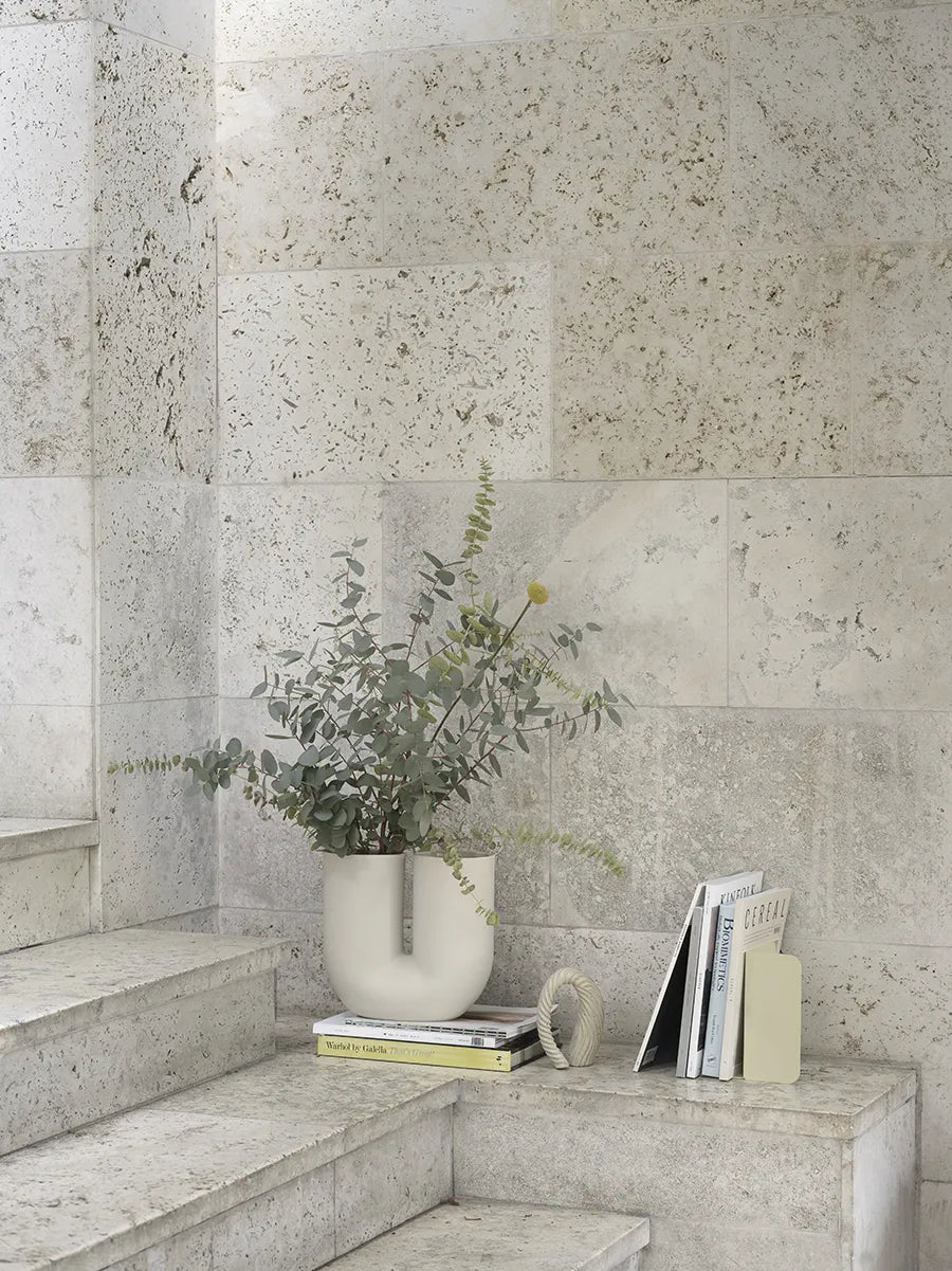 Kink vase, sand fra Muuto