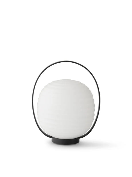 Lantern Portable Table Lamp fra New Works - 1 - Jacobsen Plus