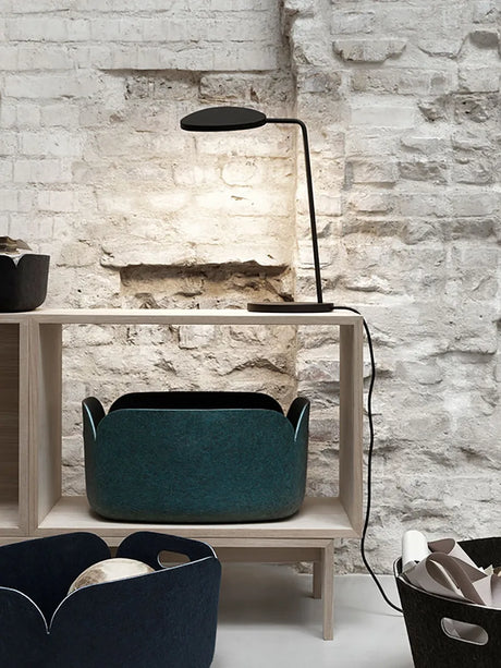 Leaf Table Lamp fra Muuto - White - Jacobsen Plus