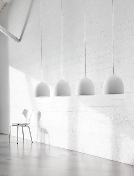 Suspence Pendel fra Fritz Hansen - P1 (Ø240mm) / Black - Jacobsen Plus