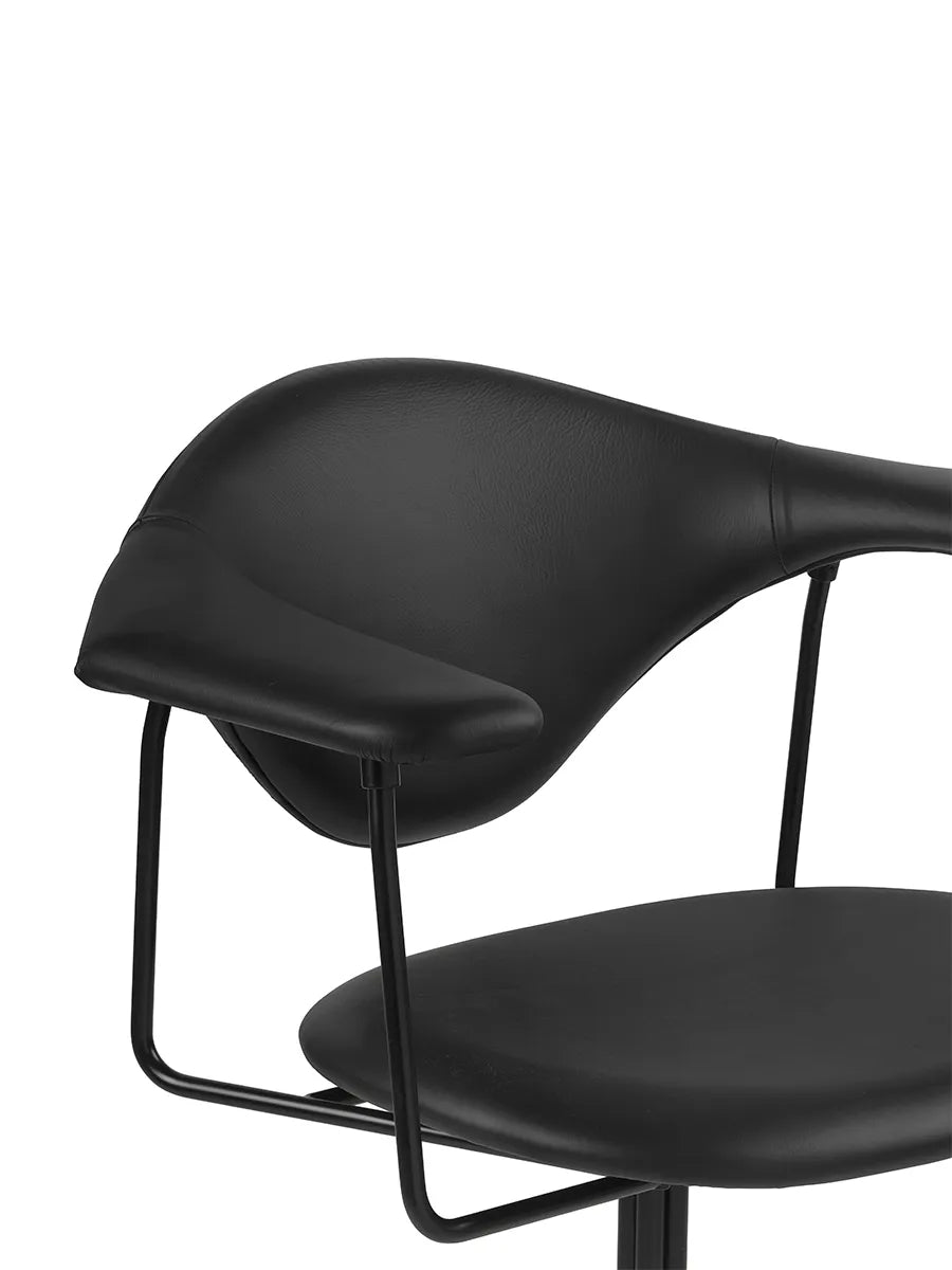 Masculo Meeting Chair fra GUBI - 6 - Jacobsen Plus