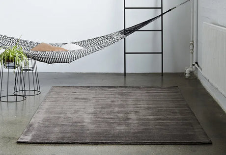 Earth Bamboo Tæppe fra Massimo - 250 x 300 cm / Warm grey - Jacobsen Plus