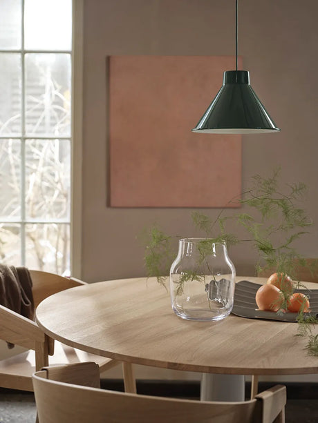 Midst Table Ø 120 cm, oiled oak fra Muuto - Oiled Oak - Dark red - Jacobsen Plus
