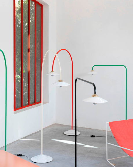 Standing Lamp Marble No.1 fra Valerie Objects - Menie Red - Jacobsen Plus