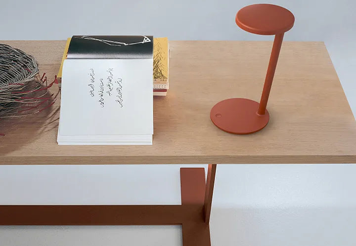 Oblique Bordlampe fra Flos