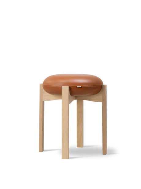 Pioneer Stool, lacquered oak/max 95 fra Fredericia Furniture - 1 - Jacobsen Plus