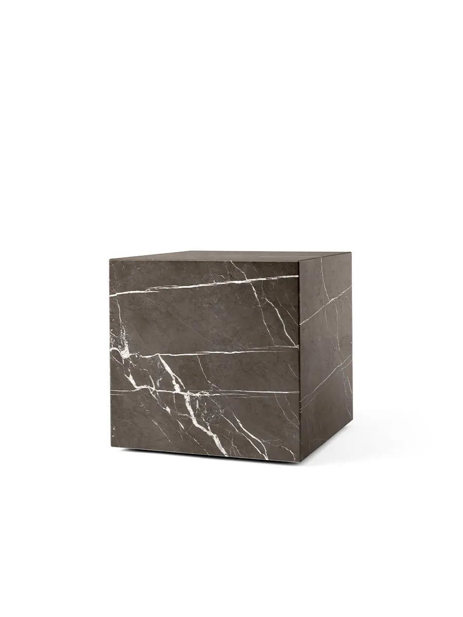 Plinth Cubic Grey Kendzo marmor fra Audo Copenhagen