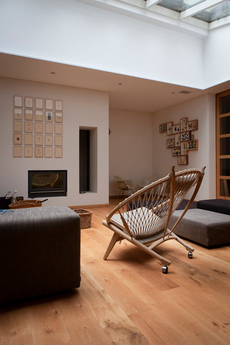 PP130 Cirkelstol af Hans J. Wegner - Standardstof / Eg / Sæbebehandlet - Jacobsen Plus