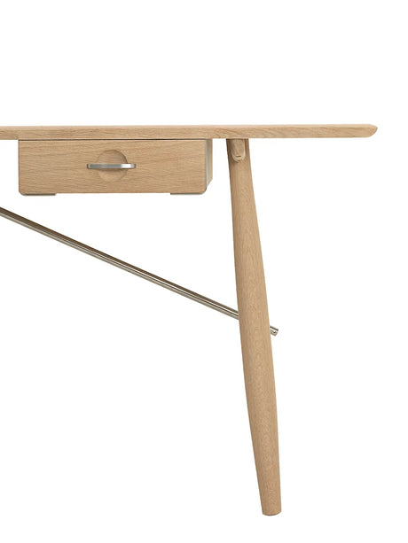 PP571 Arkitektens Skrivebord af Hans J. Wegner - Sæbebehandlet eg - Jacobsen Plus