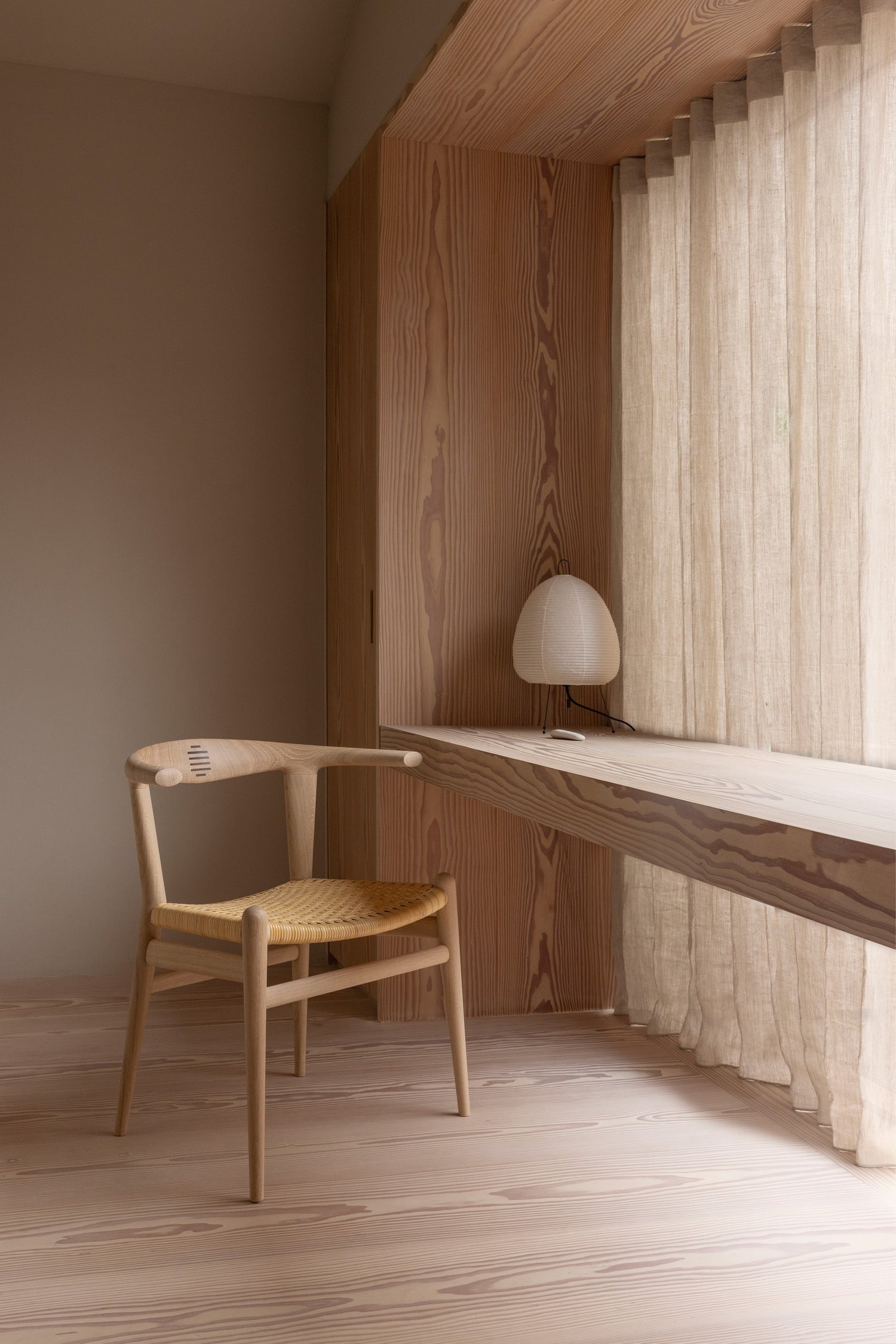 PP518 Tyrestol m. polstret sæde af Hans J. Wegner