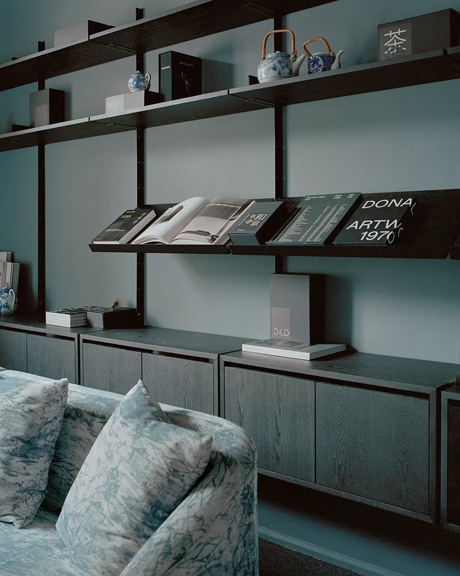 Wall Shelf Cabinet Low w. Doors fra New Works