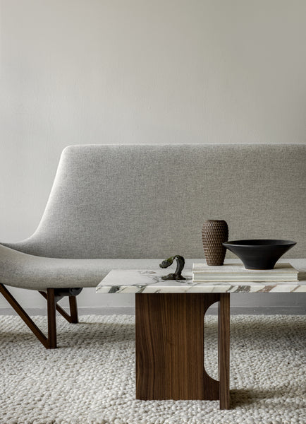Androgyne Lounge Table, Calacatta Viola / Wood fra Audo Copenhagen - Natural oak - Jacobsen Plus