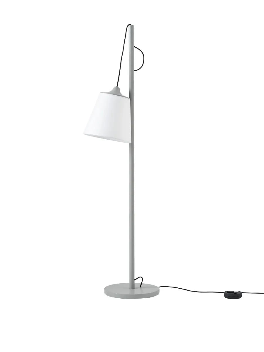 Pull Floor Lamp fra Muuto - Grey - Jacobsen Plus