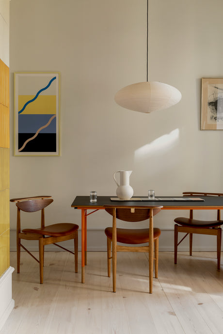 Karmstolen, eg olie/valnød af Finn Juhl - 1 - Jacobsen Plus