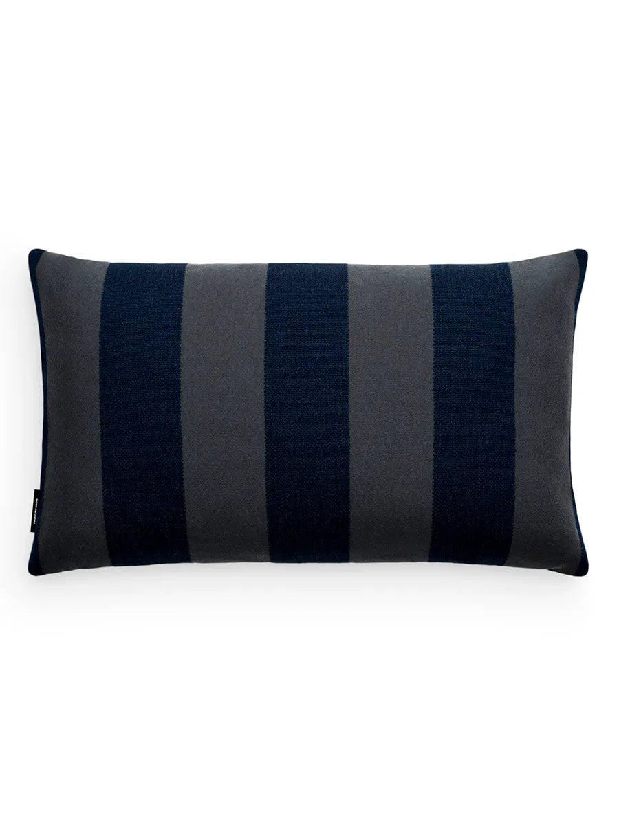 Reflex Cushion, 45 x 75 cm fra Kvadrat - 1 - Jacobsen Plus