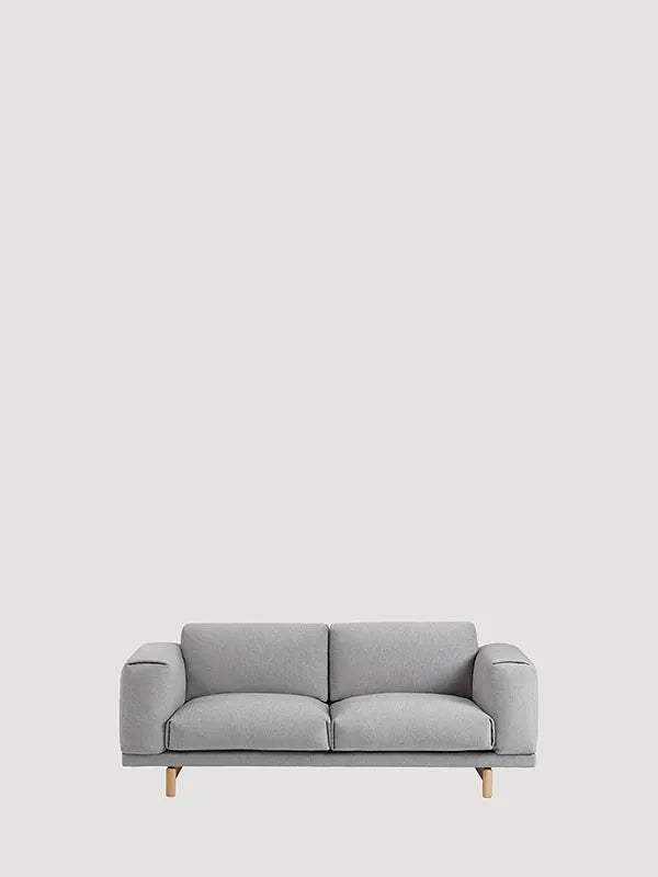 Rest 2 pers. sofa fra Muuto - Light grey - Vancouver 14 / Eg - Jacobsen Plus