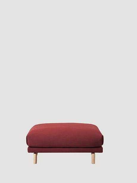 Rest puf fra Muuto - Red - Rime 591 / Eg - Jacobsen Plus